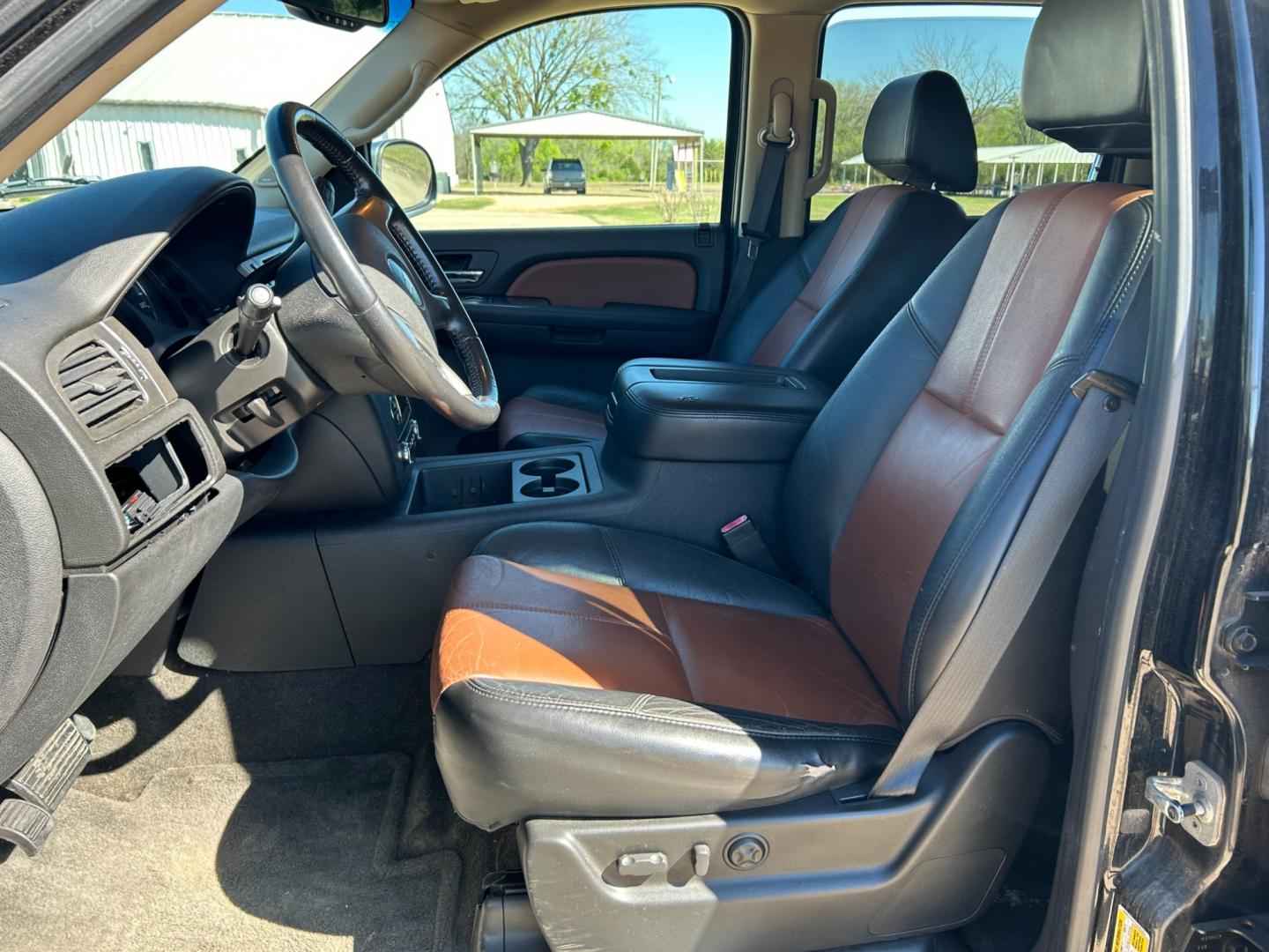 2007 BLACK /BLACK Chevrolet Suburban LS 1500 4WD (3GNFK16377G) with an 5.3L V8 OHV 16V FFV engine, 4-Speed Automatic Overdrive transmission, located at 17760 Hwy 62, Morris, OK, 74445, (918) 733-4887, 35.609104, -95.877060 - Photo#8